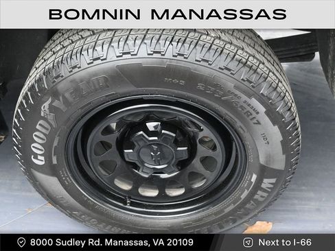 Used 2024 Chevrolet Colorado W/T image 17