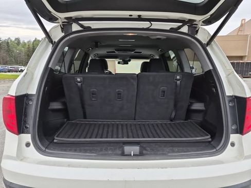 Used 2018 Honda Pilot Touring image 23