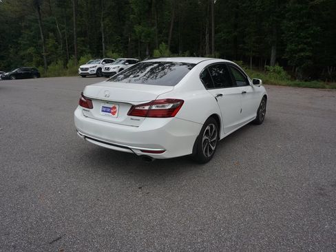 Used 2016 Honda Accord EX image 23