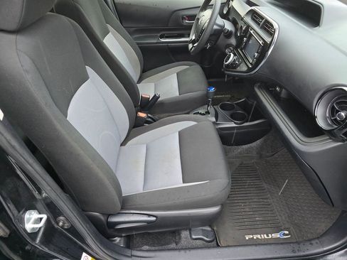 Used 2018 Toyota Prius C Two image 12