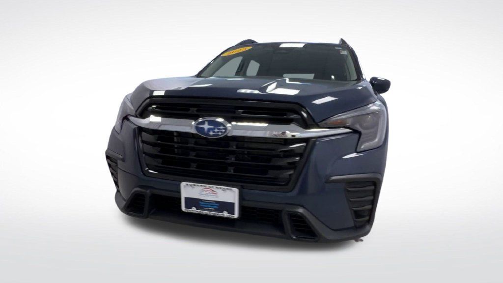 Used 2025 Subaru Ascent Premium AWD/4WD image 3
