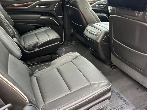 Used 2021 Cadillac Escalade Premium Luxury RWD image 20