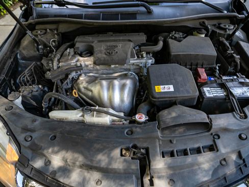 Used 2017 Toyota Camry SE FWD image 36