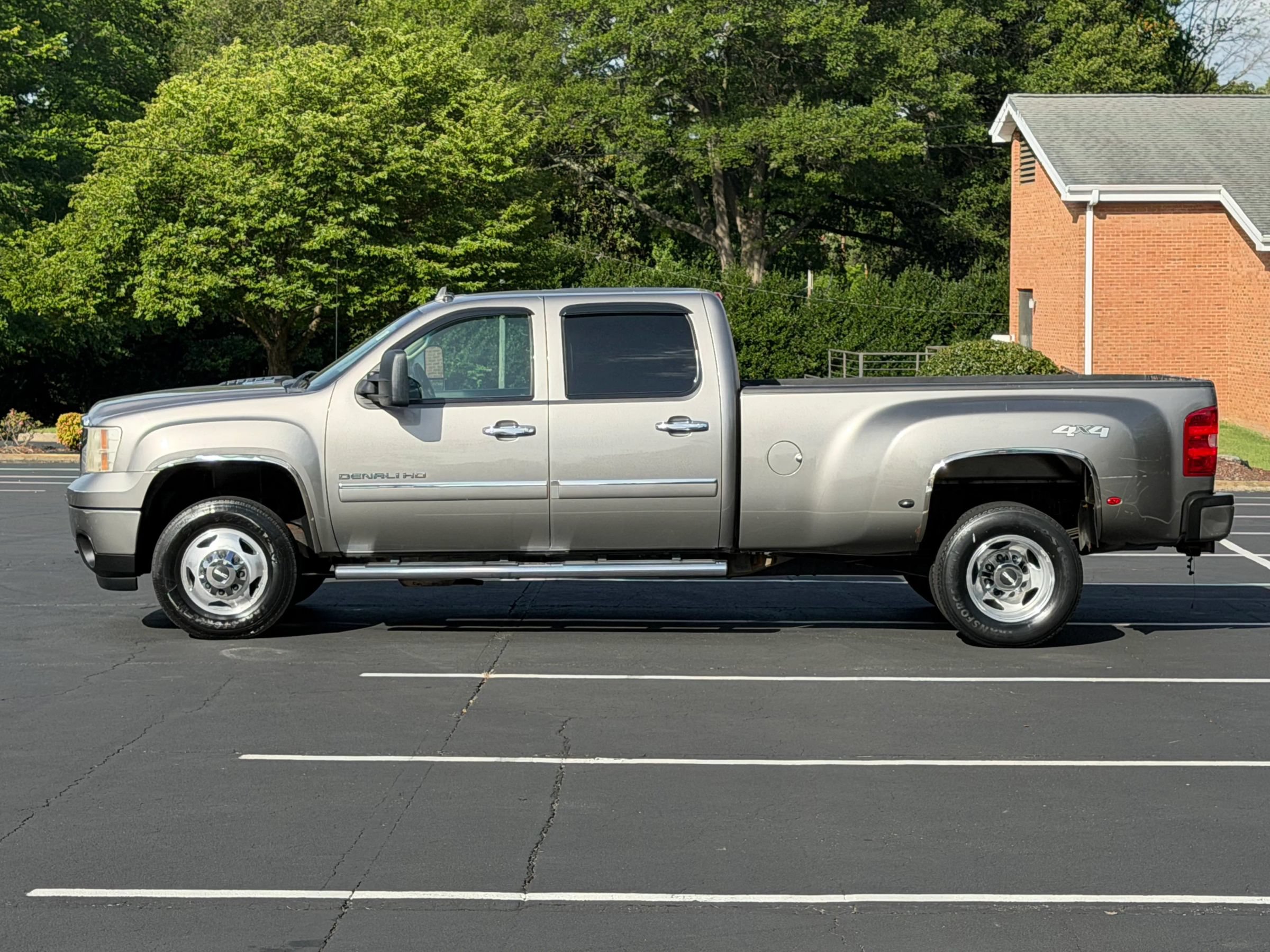 Used 2012 GMC Sierra 3500 Denali AWD/4WD image 3