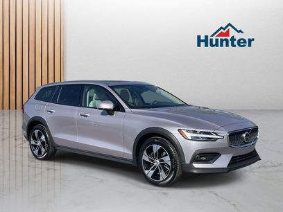 Certified 2026 Volvo V60 B5 Cross Country Plus w/ Protection Package Premier