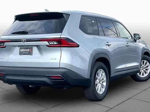 Used 2025 Toyota Grand Highlander AWD image 25