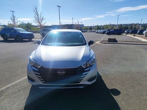 Used 2023 Nissan Versa S FWD image 8