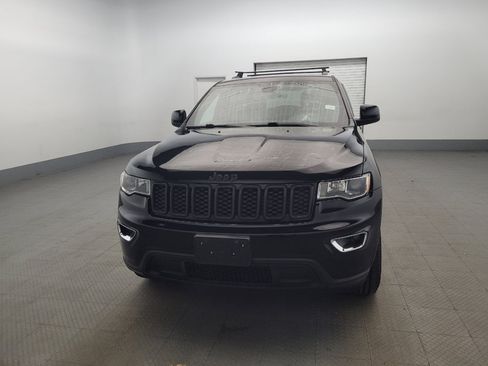 Used 2019 Jeep Grand Cherokee Laredo image 15