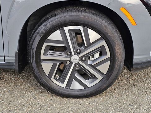 Used 2023 Hyundai Kona SE w/ Cargo Package image 9