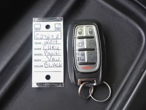 Used 2019 Chrysler Pacifica Touring-L w/ S Appearance Package FWD image 34