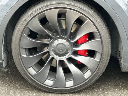 Used 2022 Tesla Model Y Performance image 33