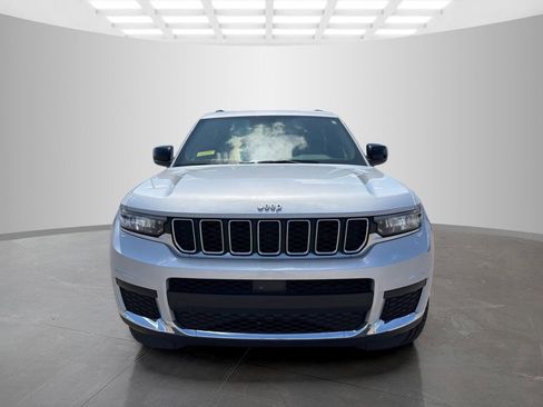 Used 2024 Jeep Grand Cherokee L Laredo AWD/4WD image 8