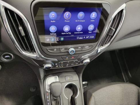 Used 2024 Chevrolet Equinox LT image 7