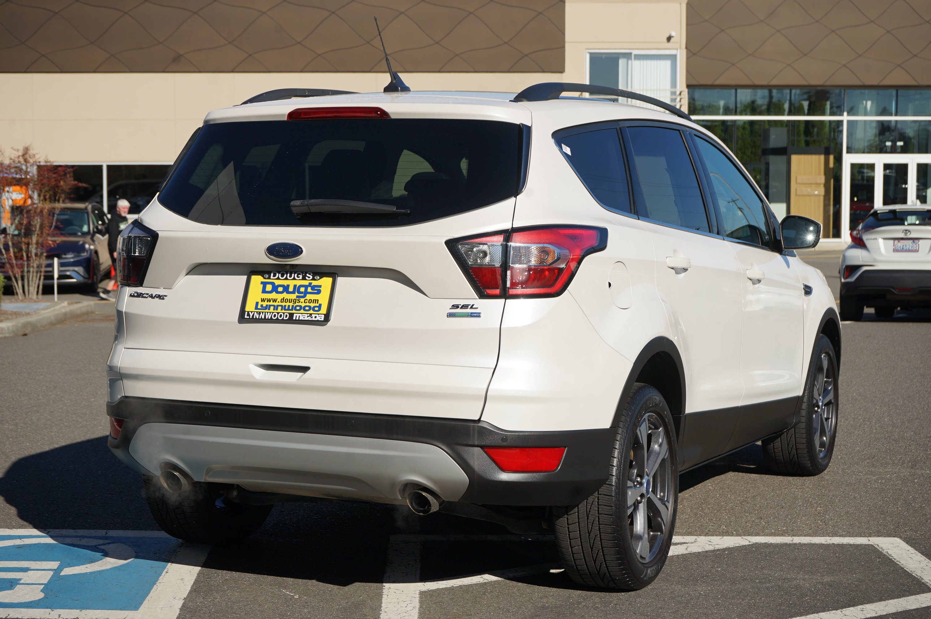Used 2018 Ford Escape SEL AWD/4WD image 4