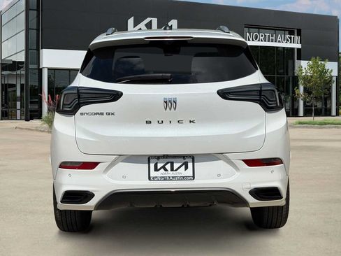 Used 2025 Buick Encore GX Avenir w/ Avenir Technology Package FWD image 7