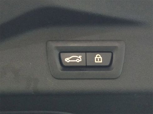 Used 2019 BMW X7 xDrive50i w/ M Sport Package image 17