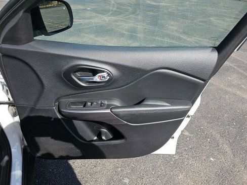 Used 2022 Jeep Cherokee Limited image 15