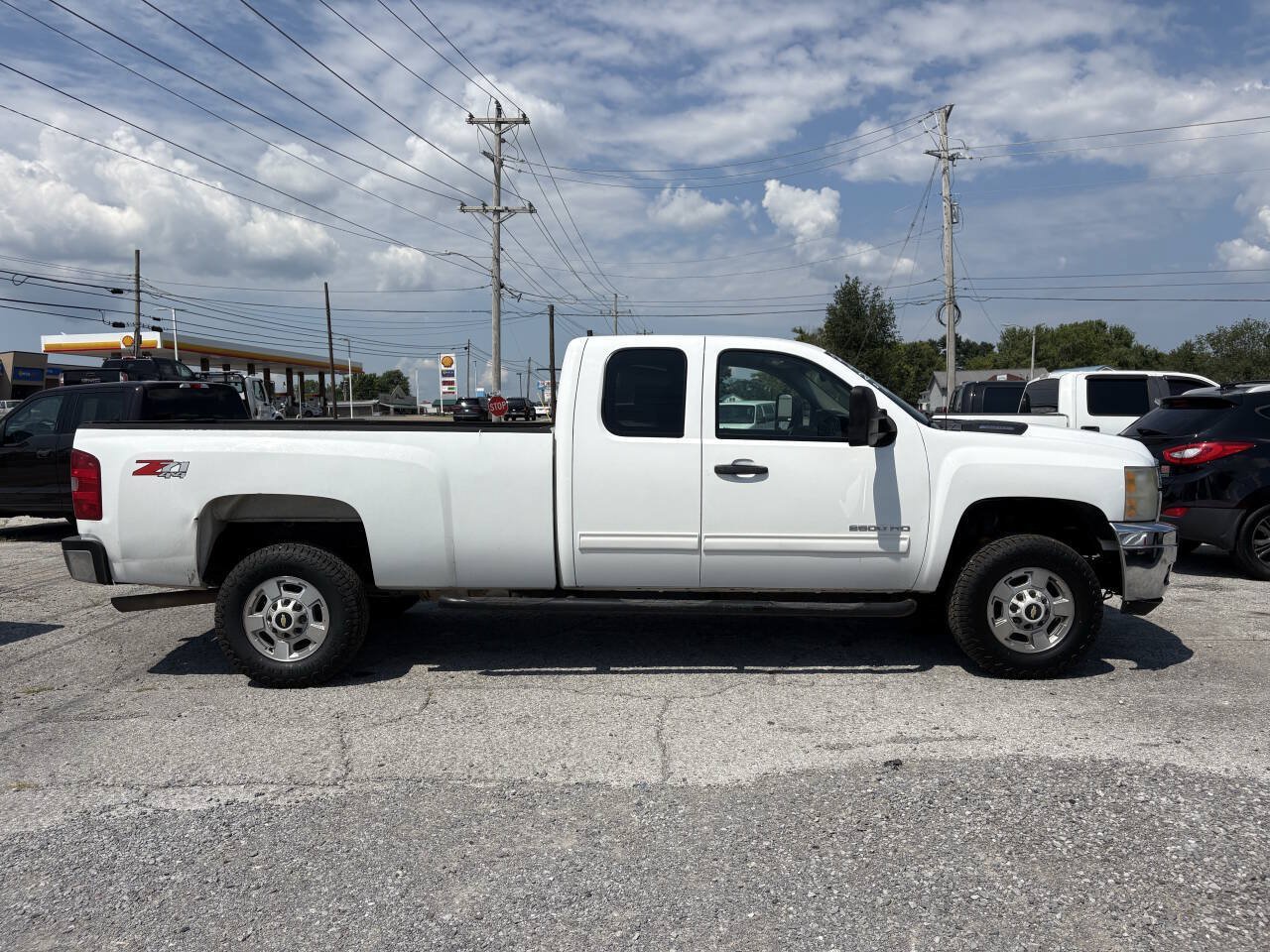 Used 2011 Chevrolet Silverado 2500 LT w/ Interior Plus Package AWD/4WD image 5