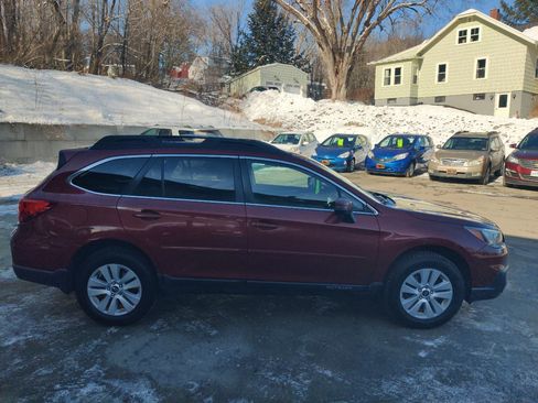 Used 2015 Subaru Outback 2.5i Premium image 7