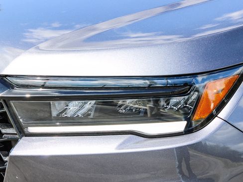 Certified 2025 Honda Pilot Black Edition image 10