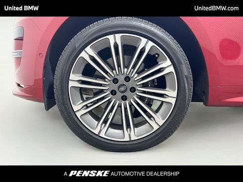 Used 2024 Land Rover Range Rover Sport Dynamic SE AWD/4WD image 2