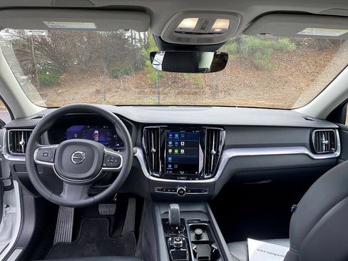 Used 2024 Volvo S60 B5 Core image 19