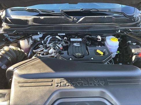 Used 2025 RAM 3500 Laramie image 9