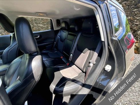 Used 2019 Jeep Compass Latitude w/ Cold Weather Group AWD/4WD image 22