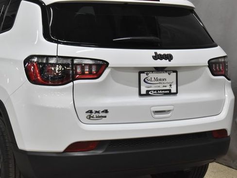 New 2026 Jeep Compass Latitude w/ Sun and Sound Group image 9