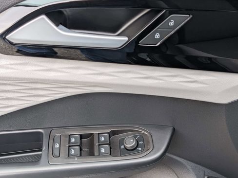 Used 2024 Volkswagen Taos S image 16