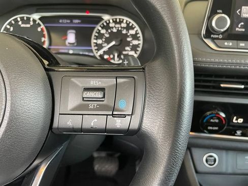 Used 2023 Nissan Rogue SV FWD image 14