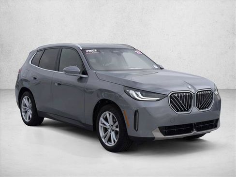 Used 2025 BMW X3 xDrive30i w/ Premium Package AWD/4WD image 3