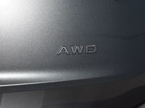 Certified 2025 Nissan Rogue SV image 25