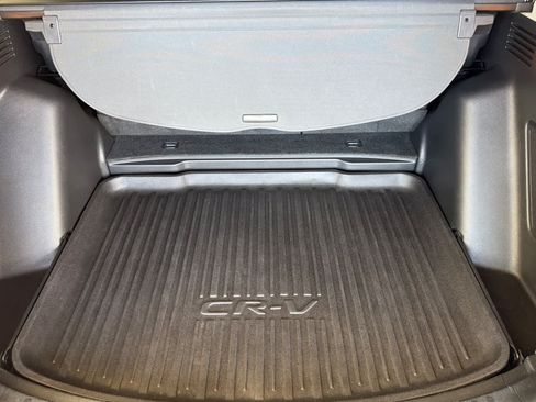 Used 2018 Honda CR-V Touring image 16