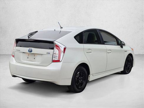 Used 2015 Toyota Prius Two FWD image 6