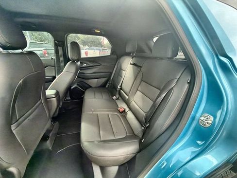 Used 2025 Chevrolet TrailBlazer RS w/ Convenience Package FWD image 23