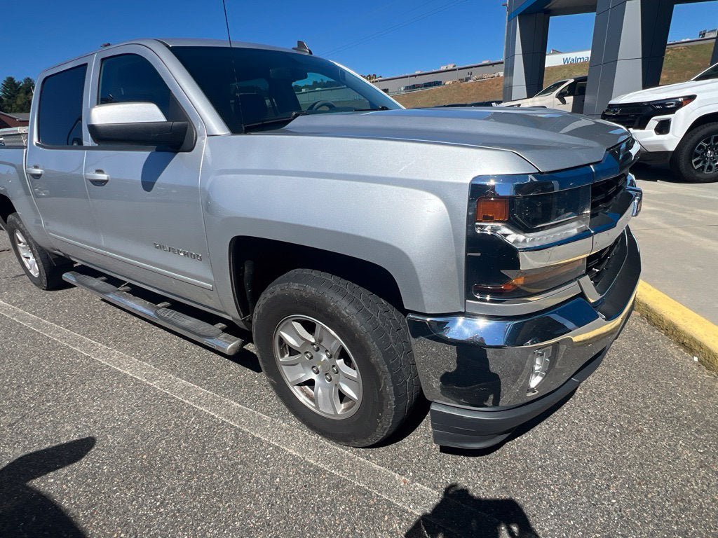 Used 2018 Chevrolet Silverado 1500 LT w/ All Star Edition AWD/4WD image 3