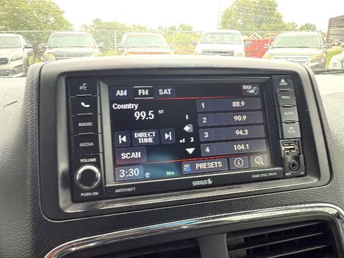 Used 2015 Dodge Grand Caravan R/T image 33