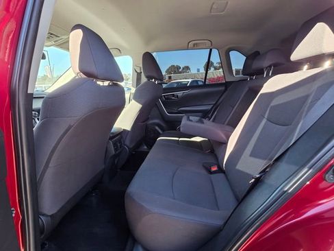 Used 2022 Toyota RAV4 LE image 11