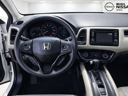 Used 2021 Honda HR-V LX image 9