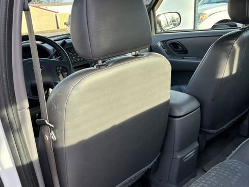 Used 2002 Ford Escape XLS image 26