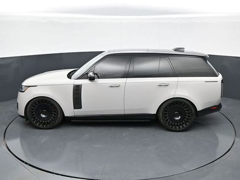 Used 2025 Land Rover Range Rover SV AWD/4WD image 31