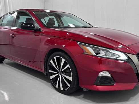 Used 2019 Nissan Altima 2.5 SR AWD/4WD image 3