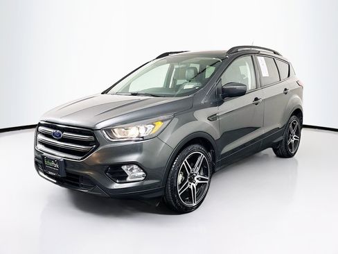 Used 2019 Ford Escape SEL image 3
