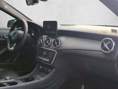 Used 2020 Mercedes-Benz GLA 250 image 24