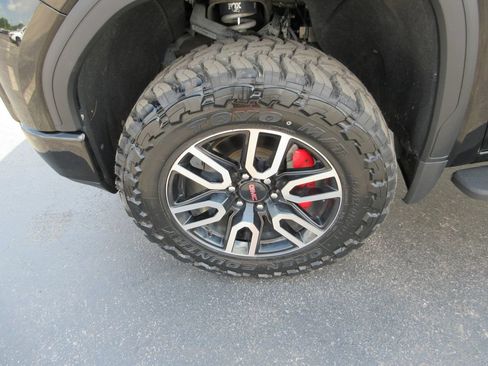 Used 2021 GMC Sierra 1500 AT4 w/ AT4 Preferred Package AWD/4WD image 16