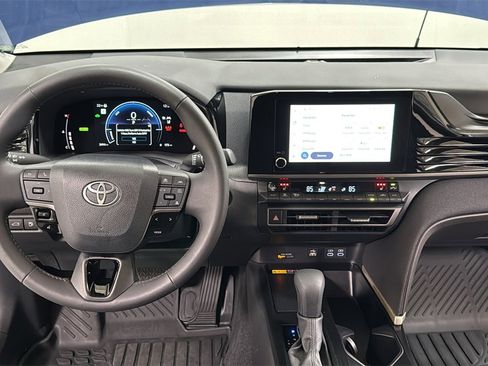 Certified 2025 Toyota Camry LE image 9