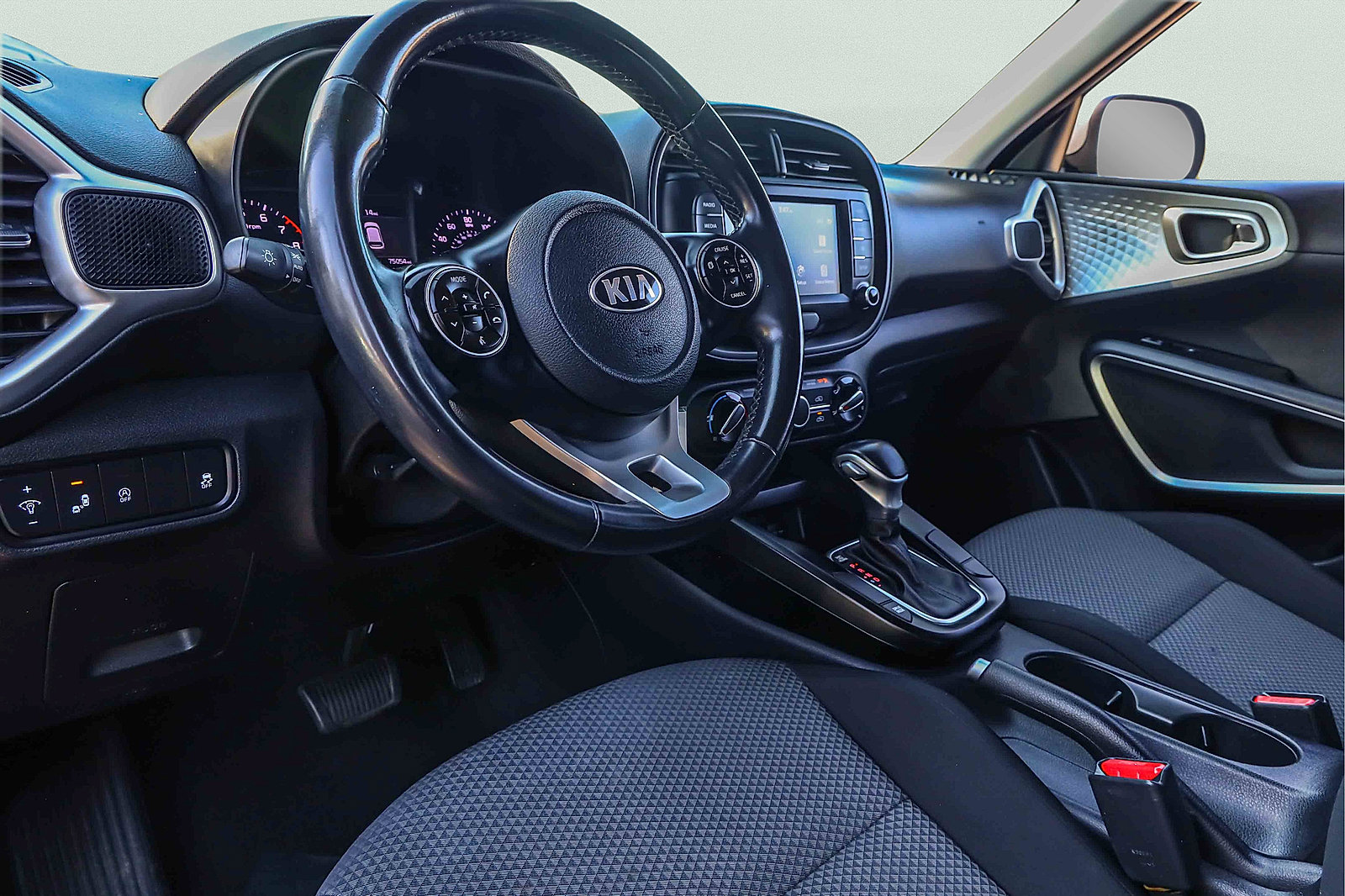 Used 2020 Kia Soul X-Line FWD image 7