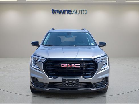 Used 2024 GMC Terrain SLE w/ Driver Convenience Package AWD/4WD image 11