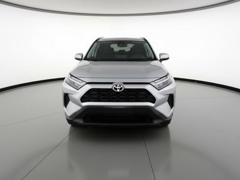 Used 2025 Toyota RAV4 XLE w/ Convenience Package image 2